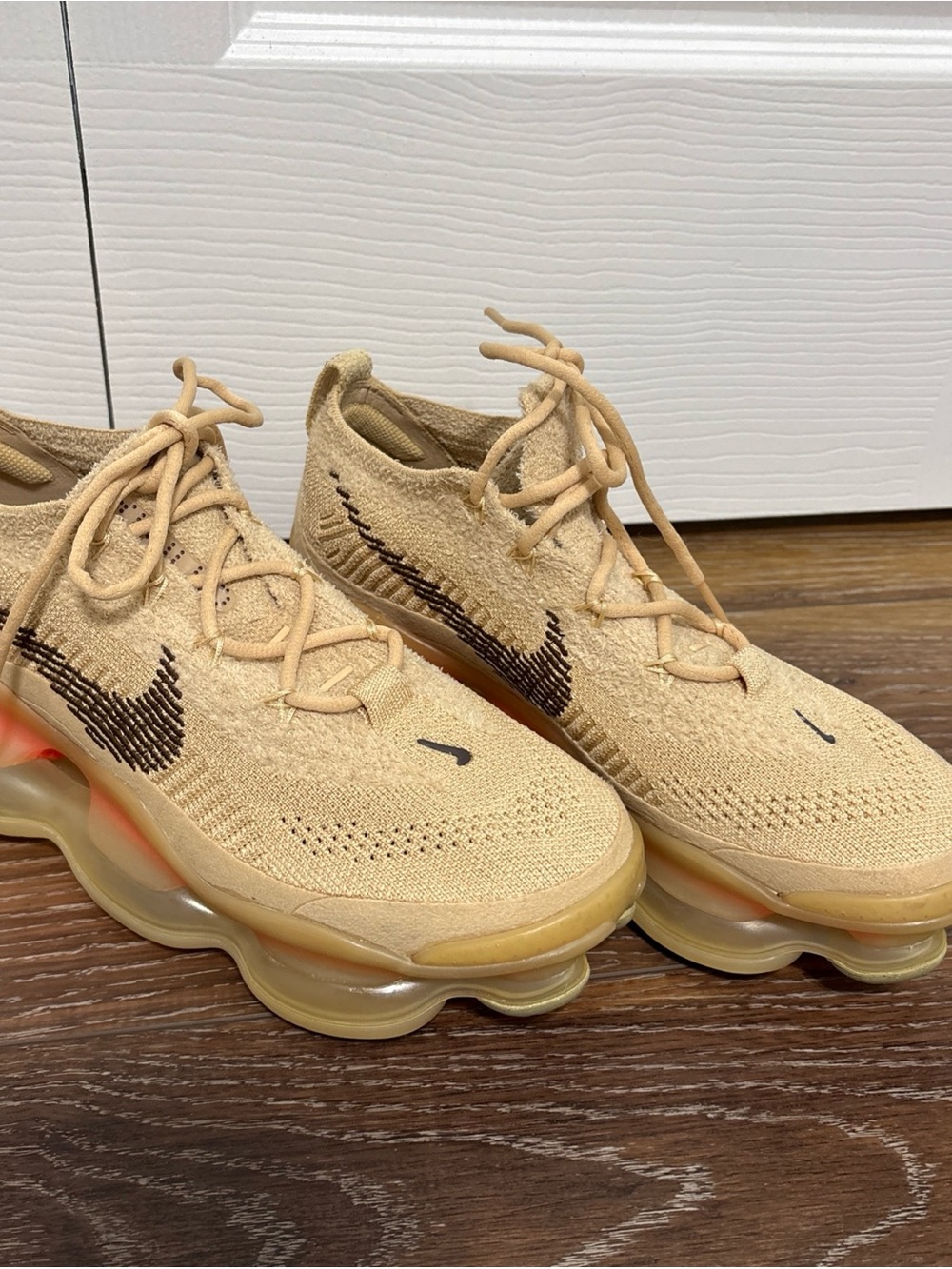 Nike Sesame coco wheat Flyknit VaporMax with Brown Swoosh Womens 8